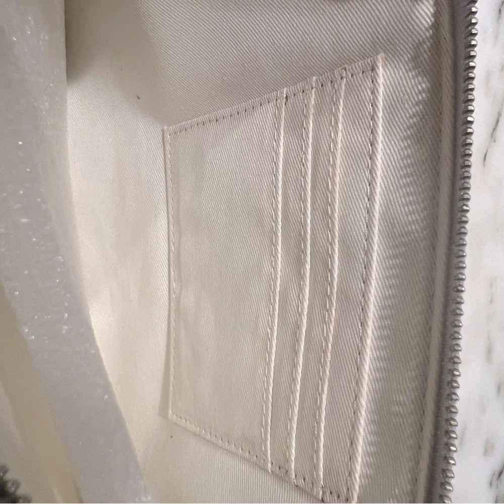 METALLIC LEATHER POUCH FOR IPAD® - SILVER- Mini